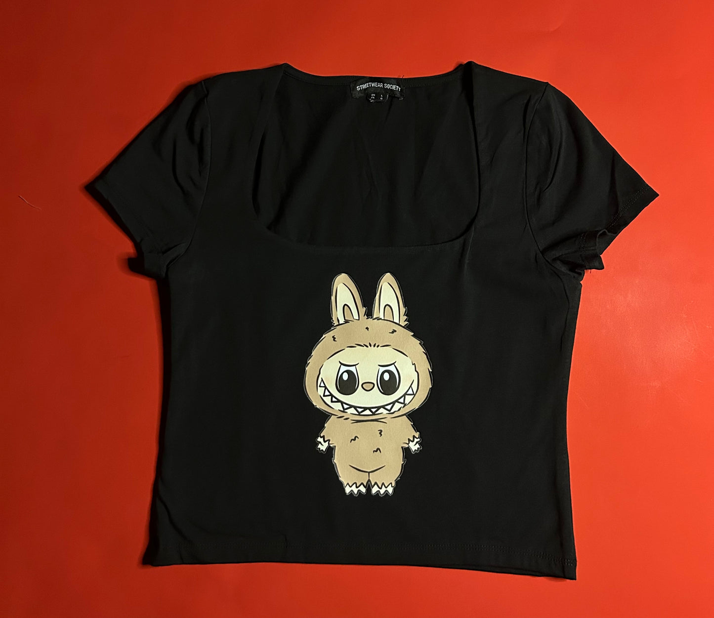 {Black} LABUBU Crop Top